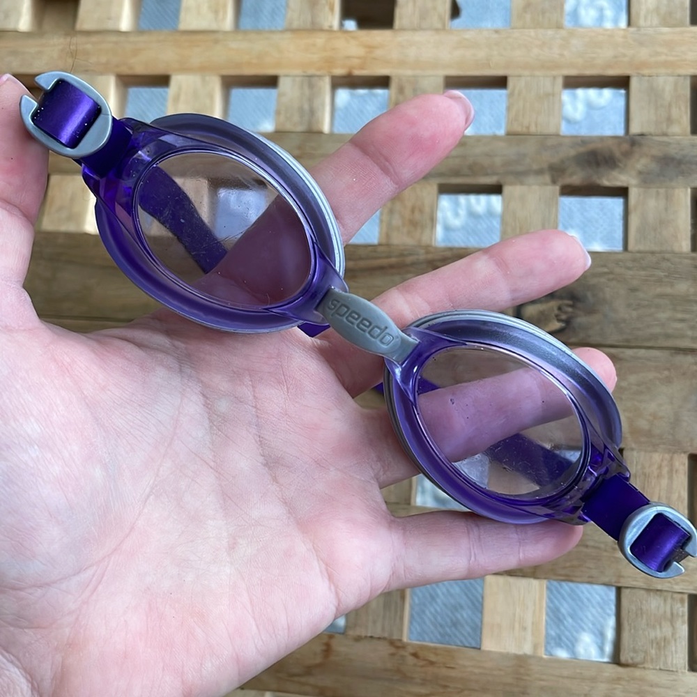 Speedo swim goggles